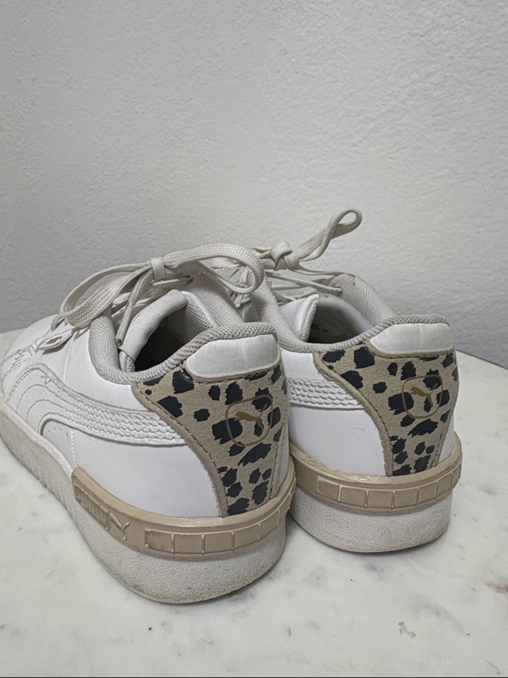 Puma Kids White Sneakers with Gold Accents - Picture 2 of 13